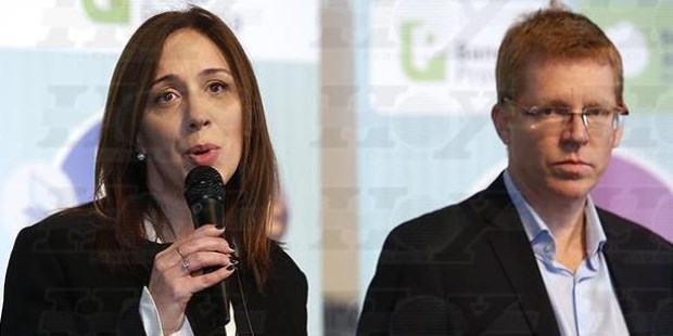 La gobernadora de la provincia de Buenos Aires junto al presidente de la entidad, Juan Curutchet.