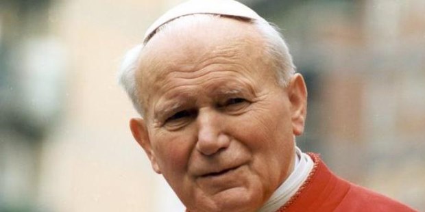 San Juan Pablo II soportó durante su pontificado la contestación del magisterio eclesiástico por parte de varios teólogos.