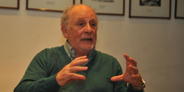 En 1985, los británicos intentaron llevarse el submarino Santa Fe a Londres pero se les terminó hundiendo.Foto: Gustavo Carabajal.