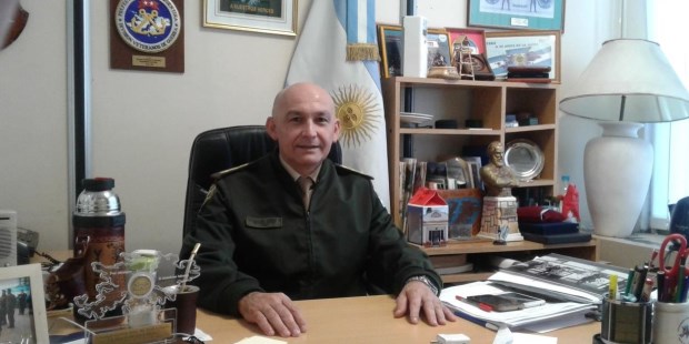 El suboficial mayor Jorge Omar Trangoni recibió a La Prensa en su despacho del edificio Centinela.