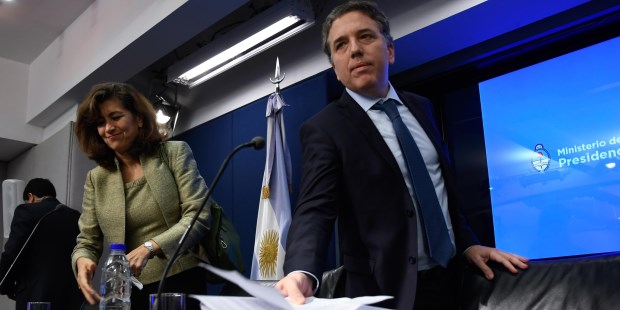 La Organización para la Cooperación y Desarrollo Económico (OCDE) presentó en conferencia de prensa en el Palacio de Hacienda una serie de recomendaciones para que la Argentina forme parte de los países invitados a transitar el proceso de ingreso al foro internacional. Encuentro entre la directora de la organización Gabriela Ramos y el ministro de Hacienda Nicolás Dujovne.