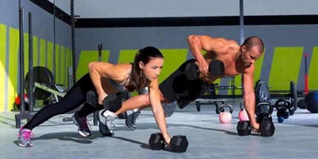 Miles de personas eligen un estilo de vida saludable, entrenar y alimentarse bien, pero para los especialistas es importante advertir que nada en extremo es bueno.