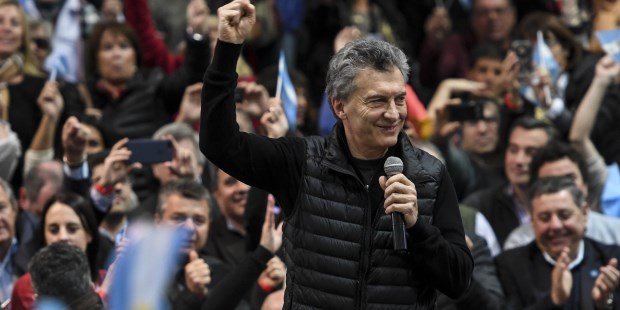 Macri aseguró que "hay que bajar impuestos en todos los niveles"