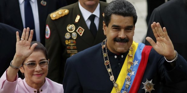 La sombra de Bolivar guía a Maduro