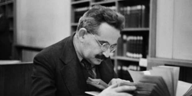 Para Benjamin, caminar por la ciudad era caminar hacia el pasado.