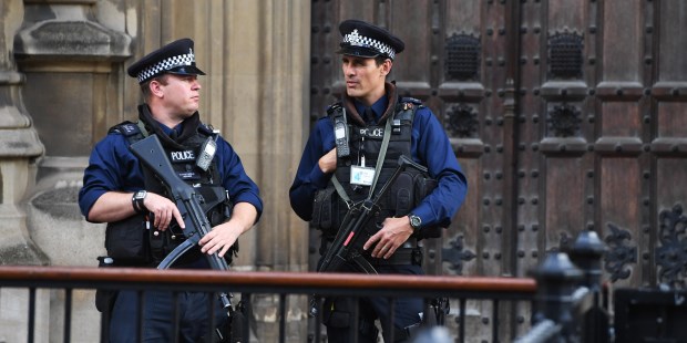 Detuvieron a un adolescente de 18 años por el atentado en el subte de Londres