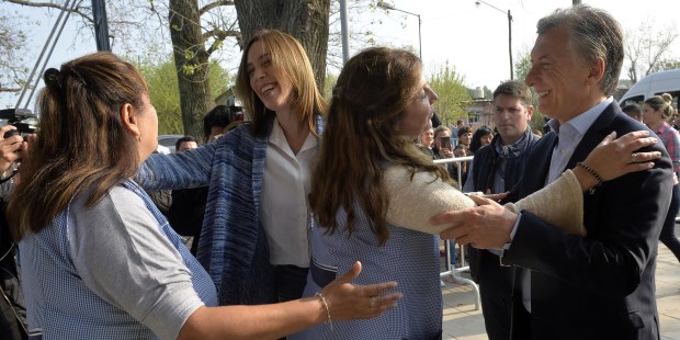 Macri pidió poner "cada uno su granito de arena para crecer los próximos 20 años"