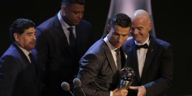 Cristiano Ronaldo premiado por la FIFA como el mejor jugador del año