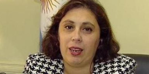 Paula Oliveto.