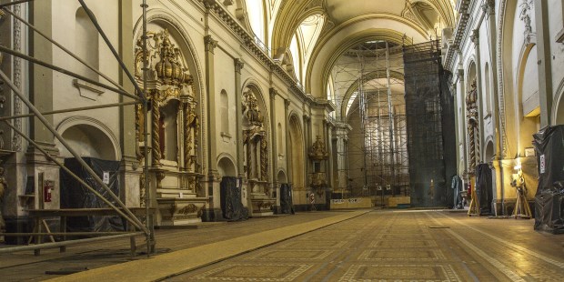 Restauran la Basílica de San Francisco