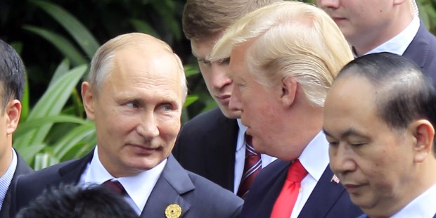 Putin y Trump niegan una injerencia rusa en las elecciones en EE.UU.