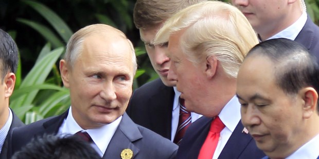 Putin y Trump niegan una injerencia rusa en las elecciones en EE.UU.