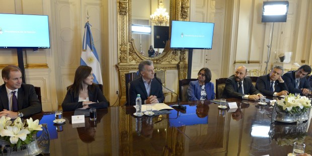 Macri: "Esto que firmamos es para cumplirlo"