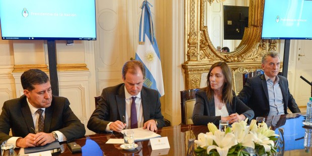 El acuerdo con el PJ confirmó la centralidad política de Macri