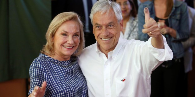 Piñera se impone en las presidenciales de Chile pero sin mayoría para evitar el balotaje