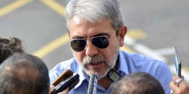 Aníbal Fernández dijo que consultó al juzgado para vender dos autos