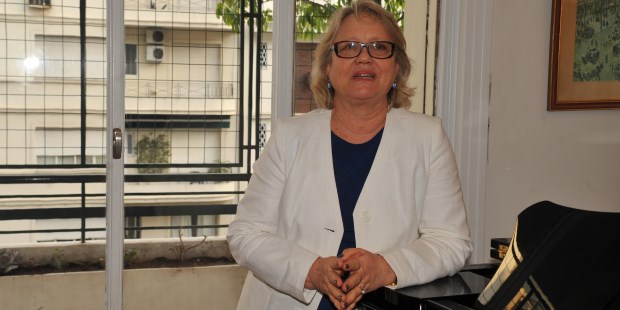 La gente en Buenos Aires habla de psicoanálisis normalmente, hasta en los bares, reflexiona la presidenta de APA. Crédito:Gustavo Carabajal