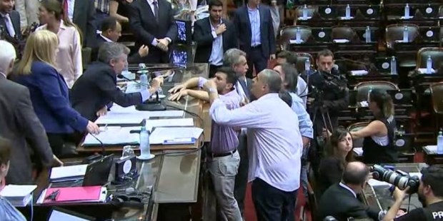 Cambiemos no pudo sesionar para tratar la reforma previsional en medio de un escándalo