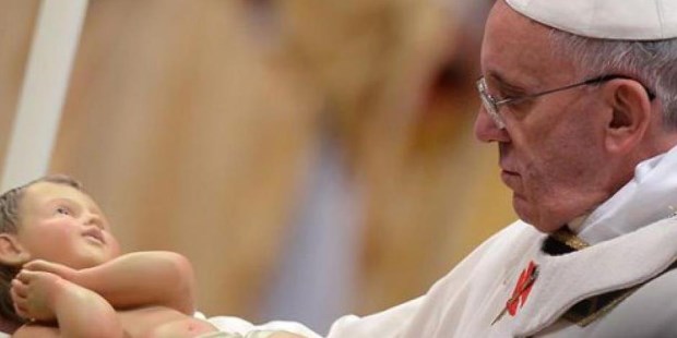 En Navidad, Francisco pidió "abrir los ojos ante el que sufre"