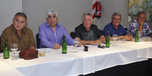 Barrionuevo fue el anfitrión de la cumbre sindical concretada en Mar del Plata, en la que se elaboró una declaración titulada "Quien quiera oír, que oiga".