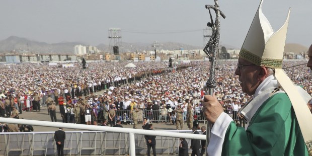El Papa se despidió de su gira por Sudamérica ante un millón de personas en Lima