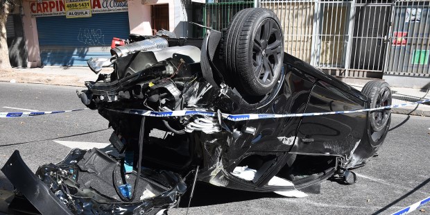 Tres heridos por un choque y vuelco en Villa Crespo - Actualidad ...