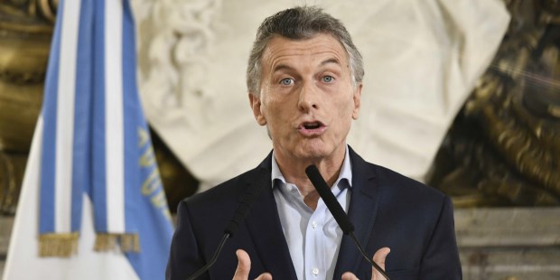 Macri anunció la reducción en un 25% de los cargos políticos en el Estado y la exclusión de familiares