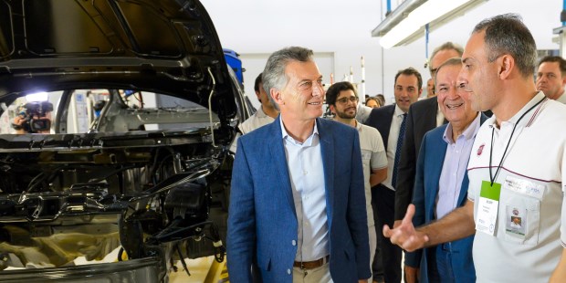 Macri pidió en Córdoba que los gremios docentes "sean parte y lideren la renovación educativa"