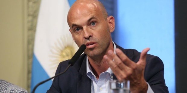Para el Gobierno, Moyano "en vez de ir a la Justicia" a dar explicaciones "plantea una marcha"
