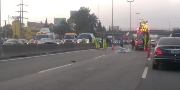 Dos muertos y tres heridos por un triple choque en la Panamericana