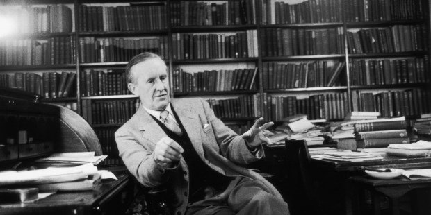 Tolkien tuvo una gran influencia en los escritores de género fantástico que le siguieron y muchos reconocieron su deuda con él.