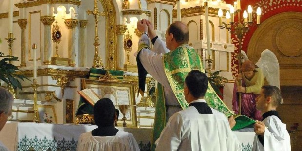 Salvador Fornieles vuelve a la liturgia antigua en busca de ejemplos de adoración dejados de lado.