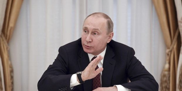 Putin dijo que quiere resolver los problemas con otros países con diálogo "exclusivamente político y diplomático"