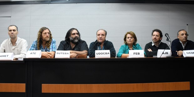 Representantes de seis gremios estatales bonaerenses -Judiciales, ATE, Salud, FEB; SUTEBA; UDOCBA docentes, dieron una conferencia de prensa