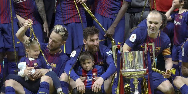 Barcelona aplastó al Sevilla con un Messi brillante y se llevó la Copa del Rey