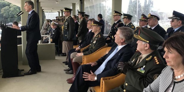 Macri pidió al Ejército que brinde apoyo logístico a las fuerzas de seguridad 