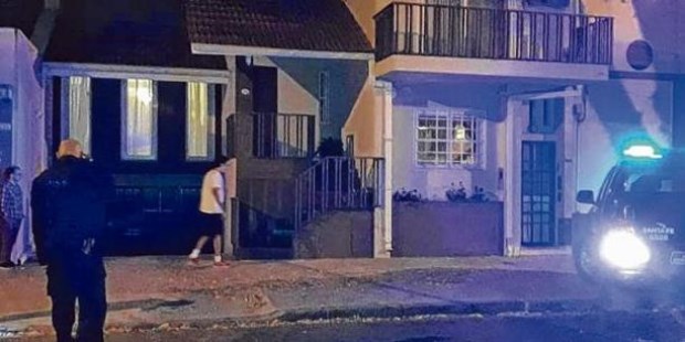 Tirotearon dos casas en las que vivió el presidente del tribunal que condenó a la banda Los Monos