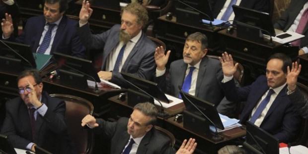 El Senado convirtió en ley el límite a la suba de tarifas