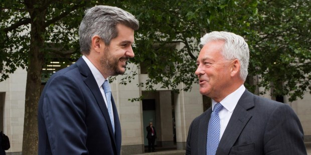 Marcos Peña en Londres: histórico homenaje a los caídos "de ambos bandos" en Malvinas
