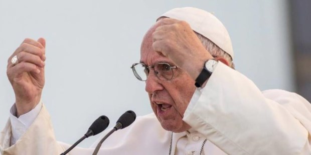 El Papa se enoja y envía mensajes que no nos gustan