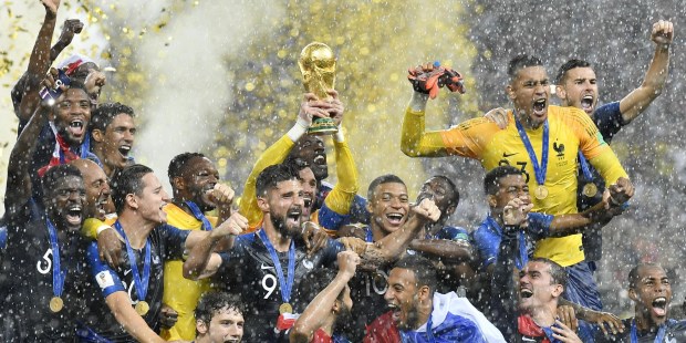 Francia se consagró campeón en una final jugada al ritmo que propuso Croacia