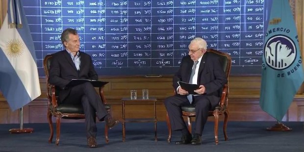 El jefe del Estado fue entrevistado por el titular de la entidad, Adelmo Gabbi.