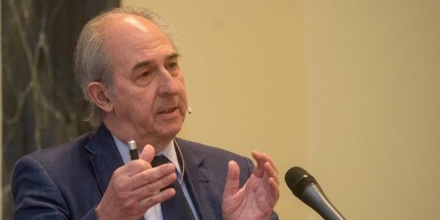 "Vaca Muerta tiene que producir dólares"