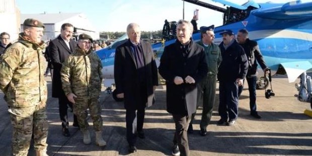 Lo principal es revalorizar a los militares en la democracia