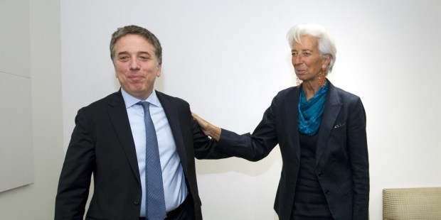 El ministro de Hacienda, Nicolás Dujovne, tuvo la dura tarea de ablandar al FMI para que adelantara los fondos programados en el crédito puente.