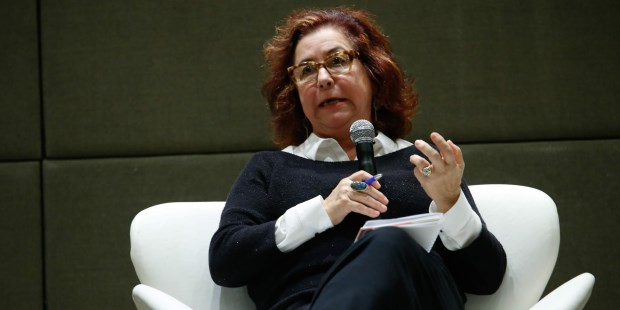 Sonia Fleury durante su participación en la Conferencia organizada por la Universidad Católica Argentina en colaboración con Flacso.