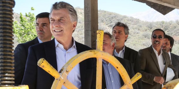 En Salta Macri lamentó el "olvido" de los anteriores gobiernos "en el desarrollo regional"