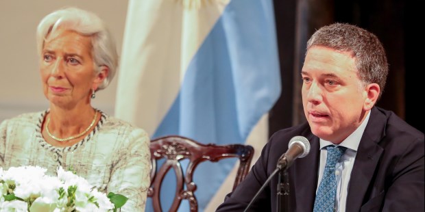 El ministro de Hacienda, Nicolás Dujovne, y la titular del FMI, Christine Lagarde, al momento de anunciar la ampliación del acuerdo. Argentina recibirá financiamiento record por u$s 57.100 millones.