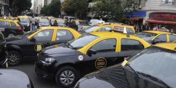 Nueva jornada de protesta de taxistas en rechazo a Uber y Cabify