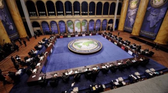 "Hay que sentarse ya a negociar con el Fondo Monetario Internacional"
